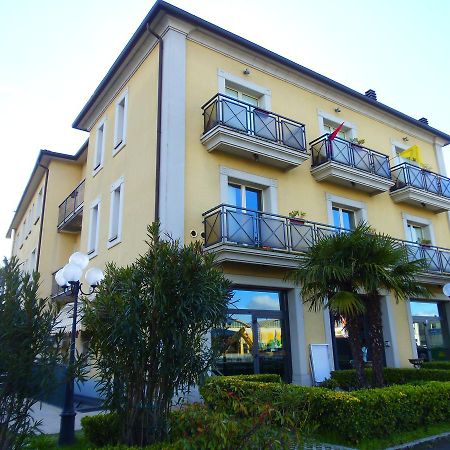 Albergo Sirena Bazzano ภายนอก รูปภาพ