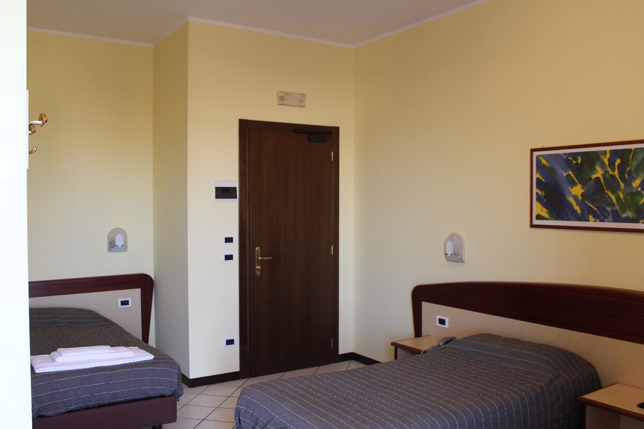 Albergo Sirena Bazzano ภายนอก รูปภาพ