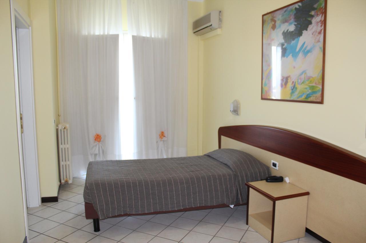 Albergo Sirena Bazzano ภายนอก รูปภาพ