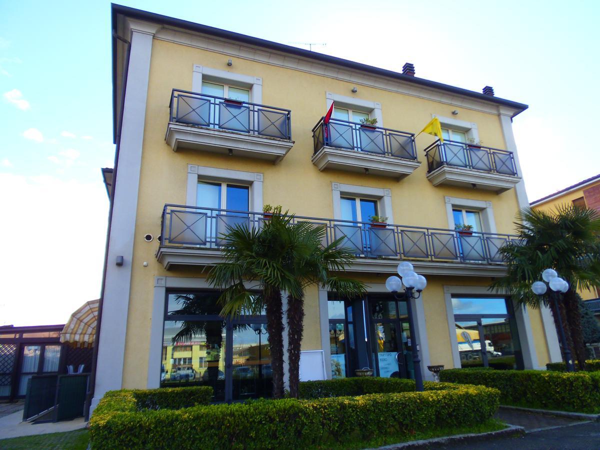 Albergo Sirena Bazzano ภายนอก รูปภาพ