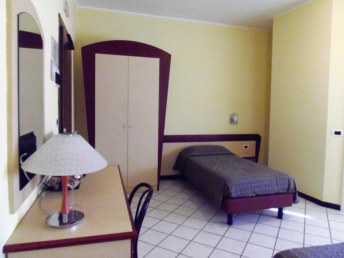Albergo Sirena Bazzano ภายนอก รูปภาพ