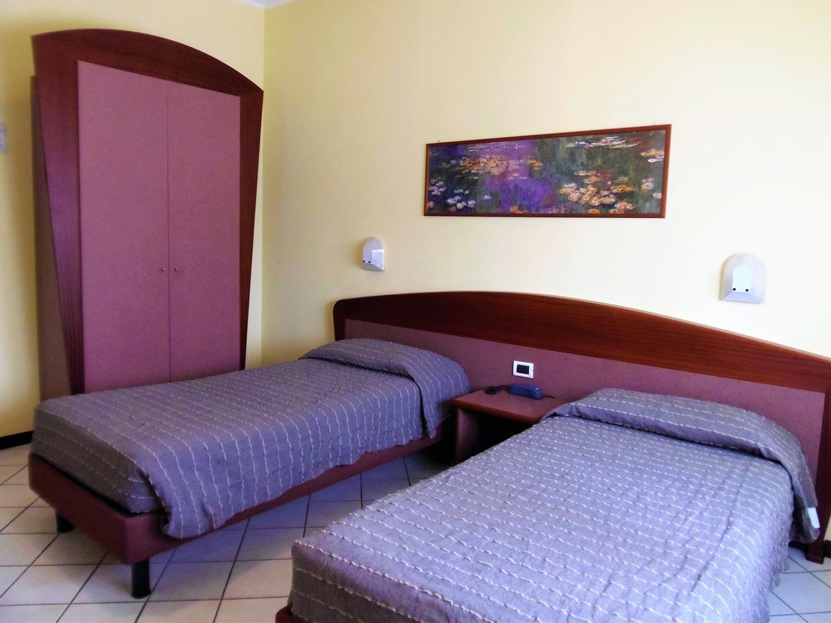 Albergo Sirena Bazzano ภายนอก รูปภาพ