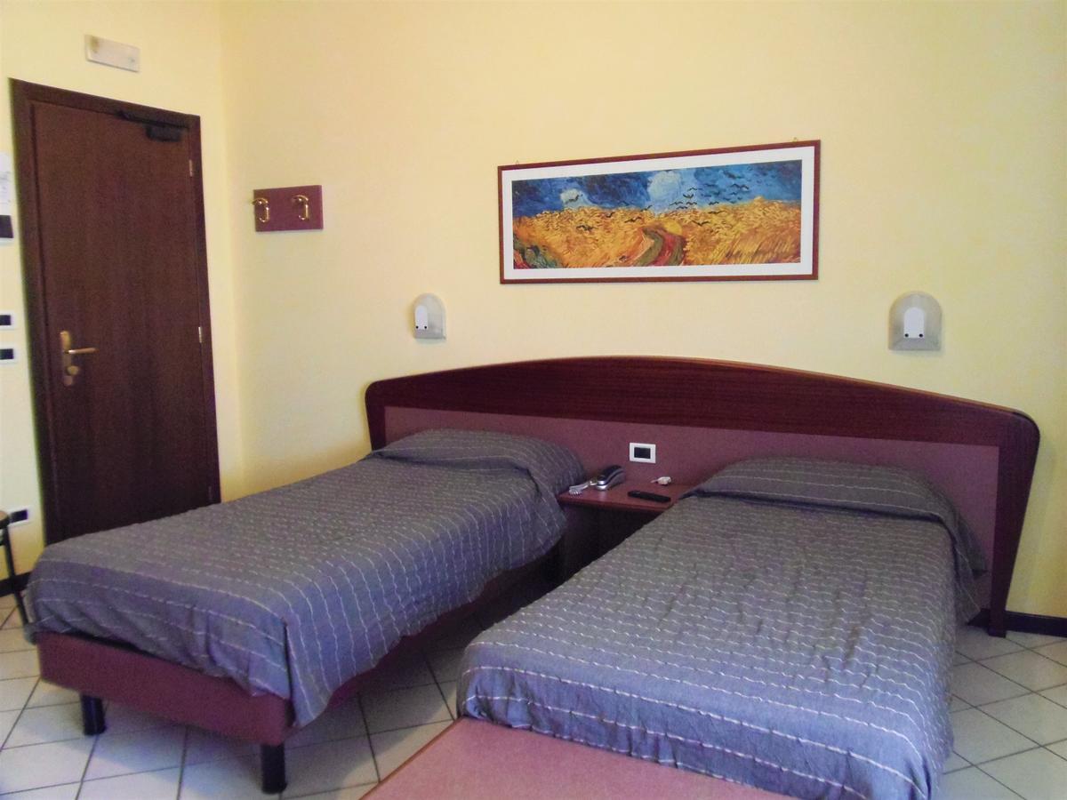 Albergo Sirena Bazzano ภายนอก รูปภาพ