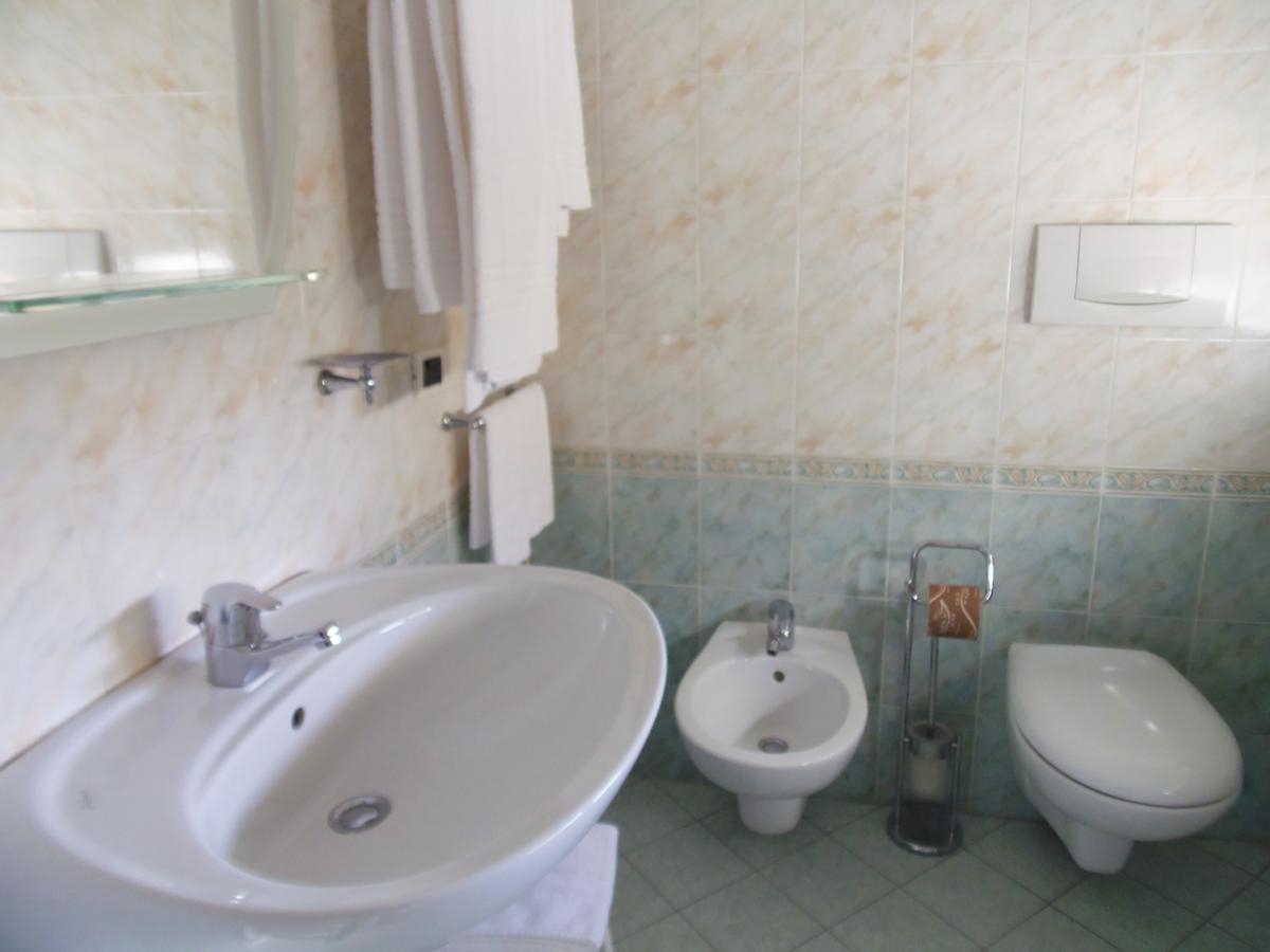 Albergo Sirena Bazzano ภายนอก รูปภาพ